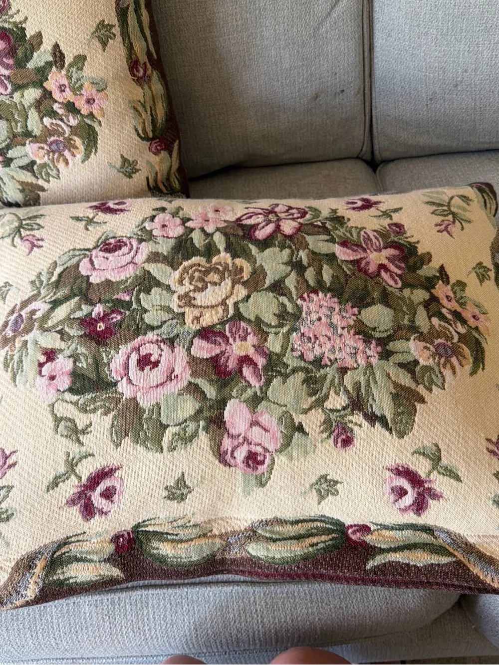 2 - 18x24 VTG floral pillows a needlepoint style woven with pink & Tan roses
